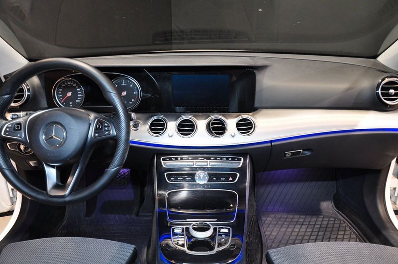 Mercedes E220 bild 17