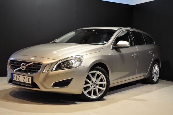 Volvo V60 D2 Momentum Euro 5 - 2013