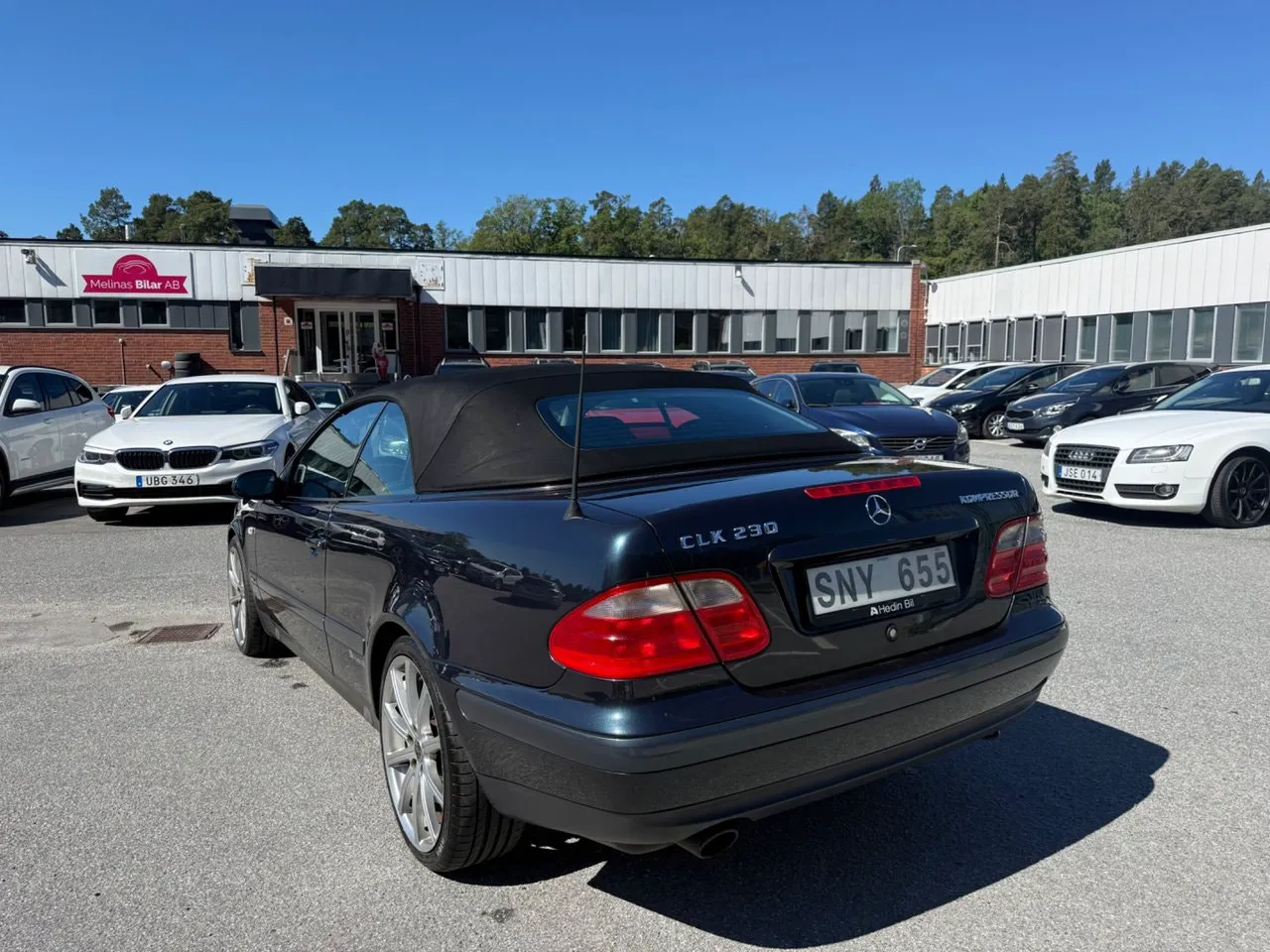 Vehicle image 22