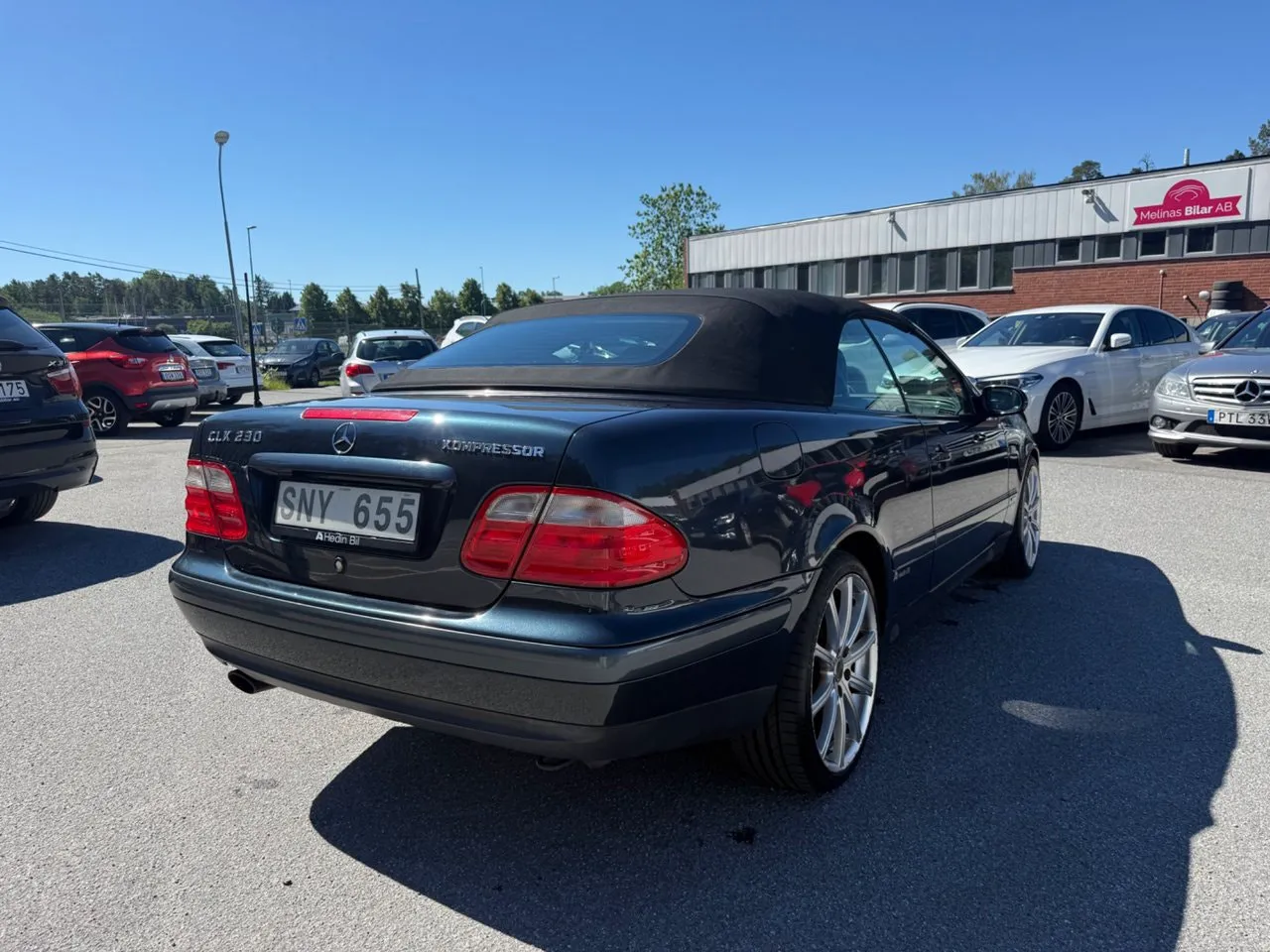 Vehicle image 23