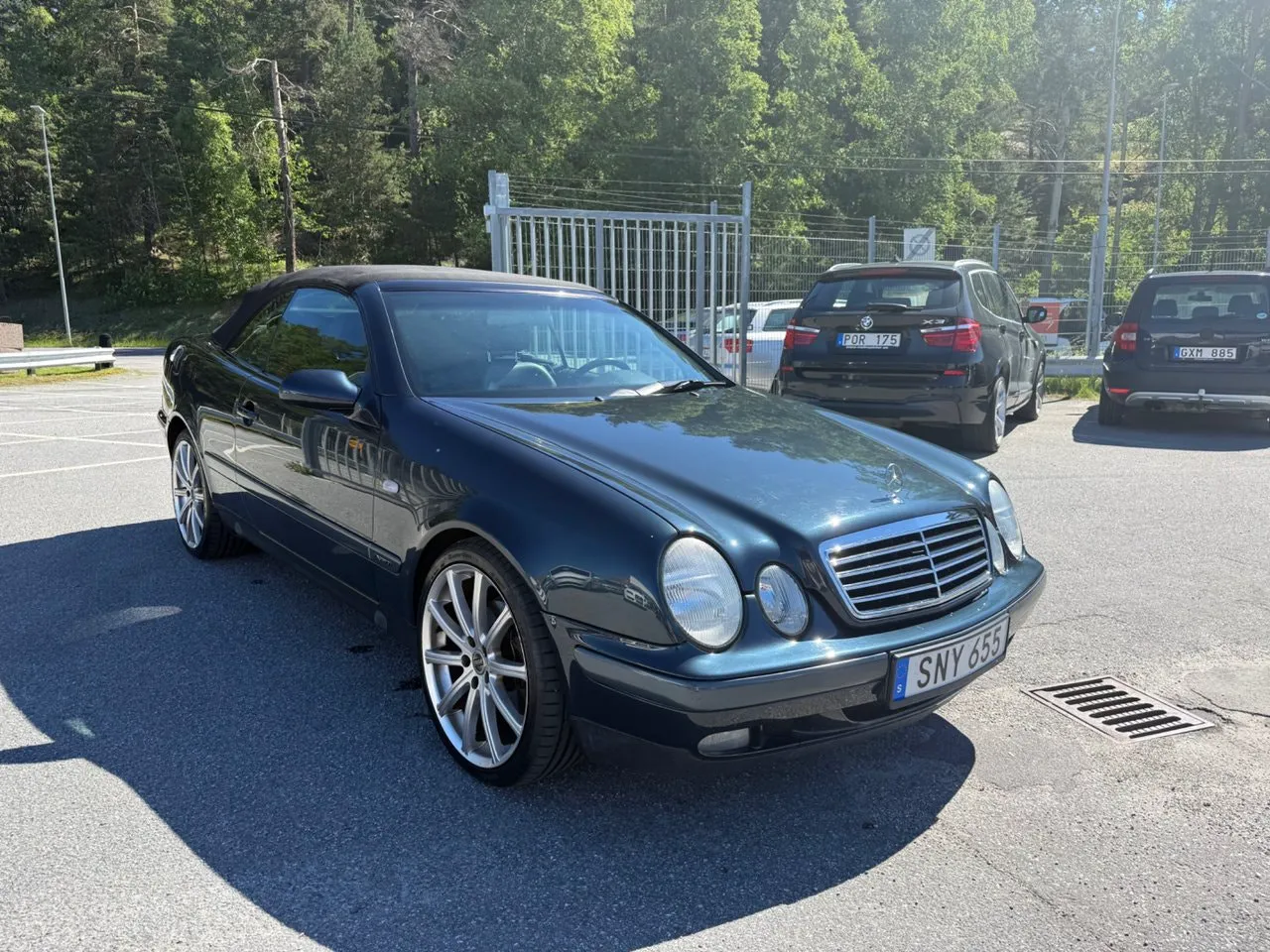 Vehicle image 18