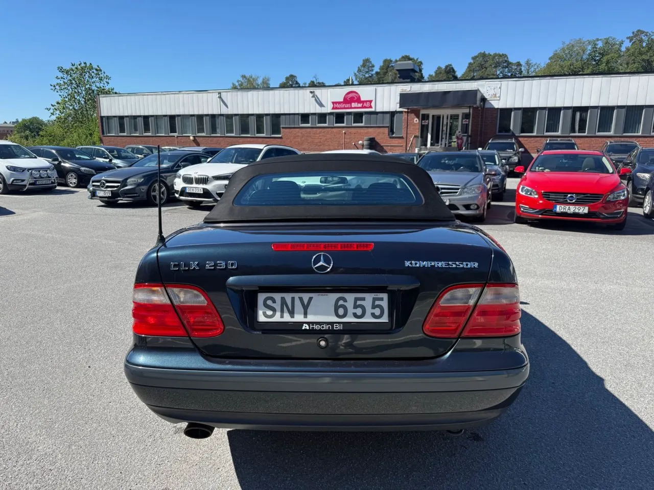 Vehicle image 24