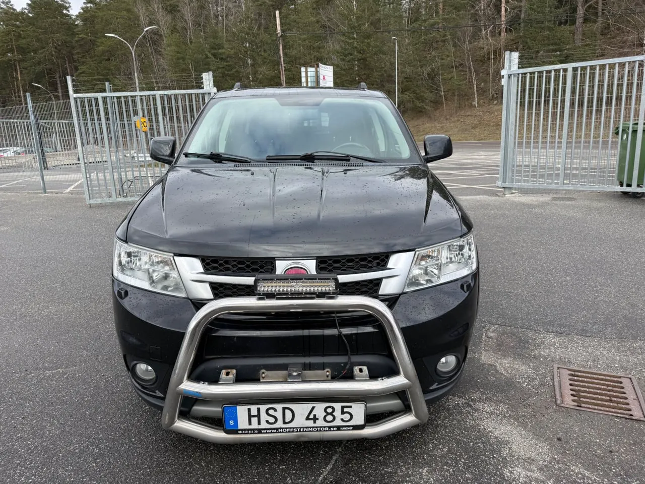 Vehicle image 6