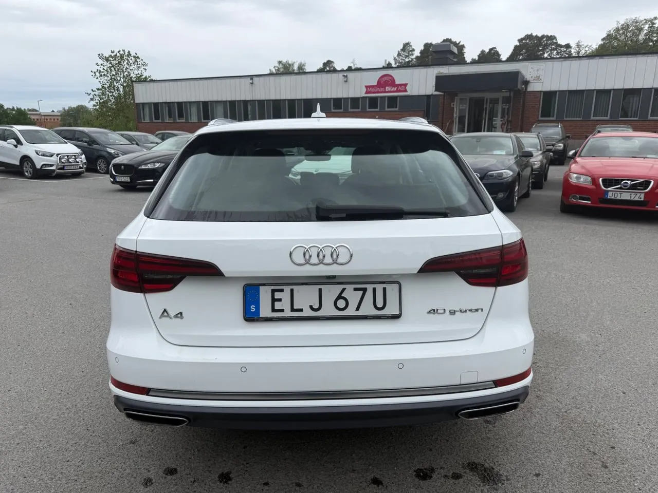 Vehicle image 6