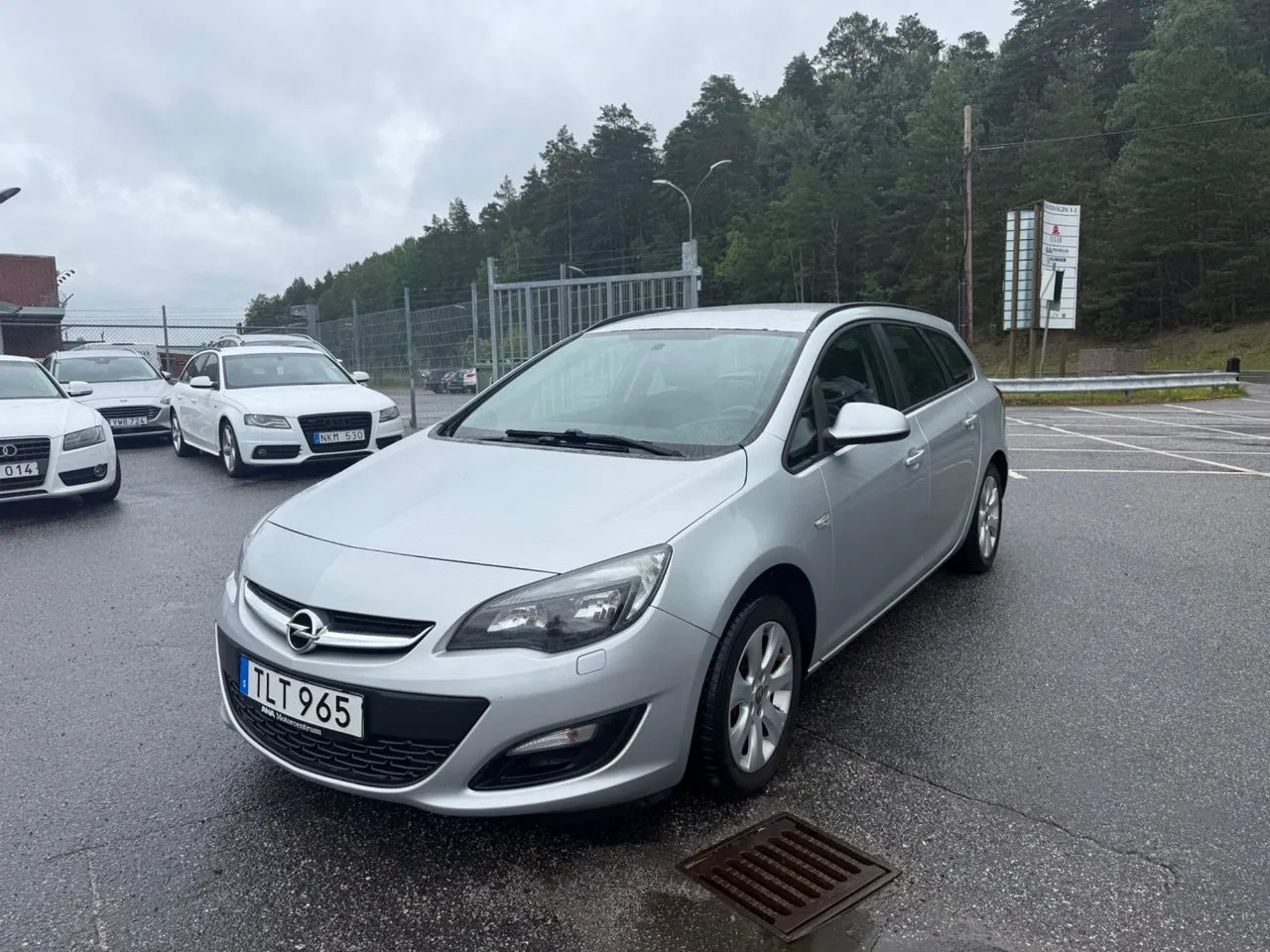 Vehicle image 1