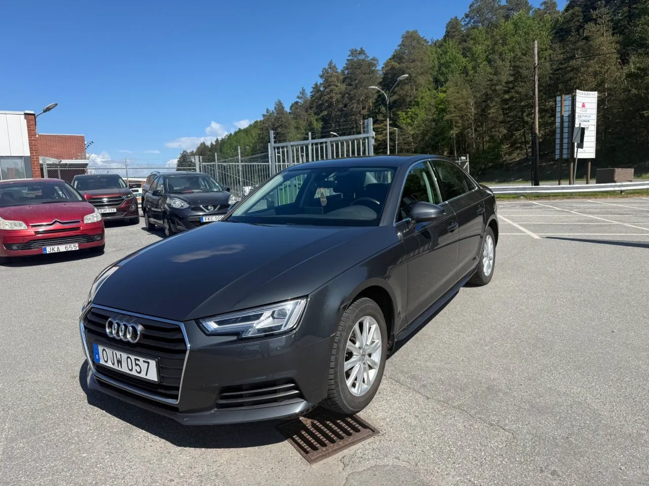 Vehicle image 1