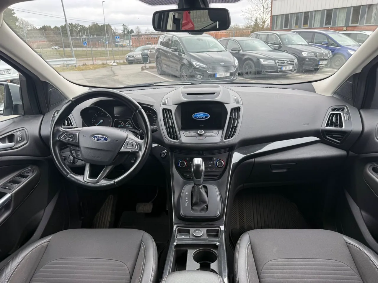 Vehicle image 7