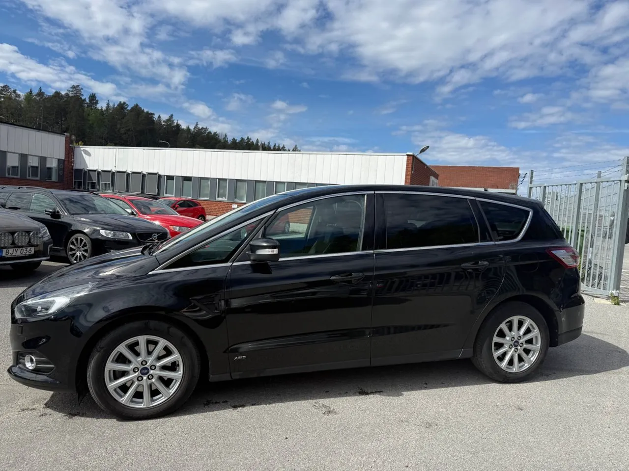 Vehicle image 2