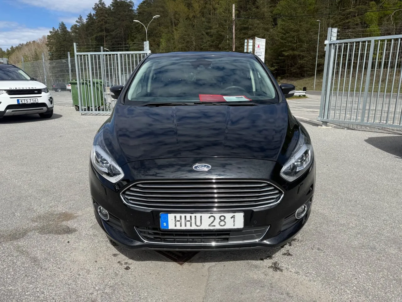 Vehicle image 6