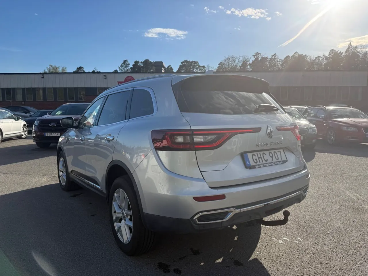 Vehicle image 5