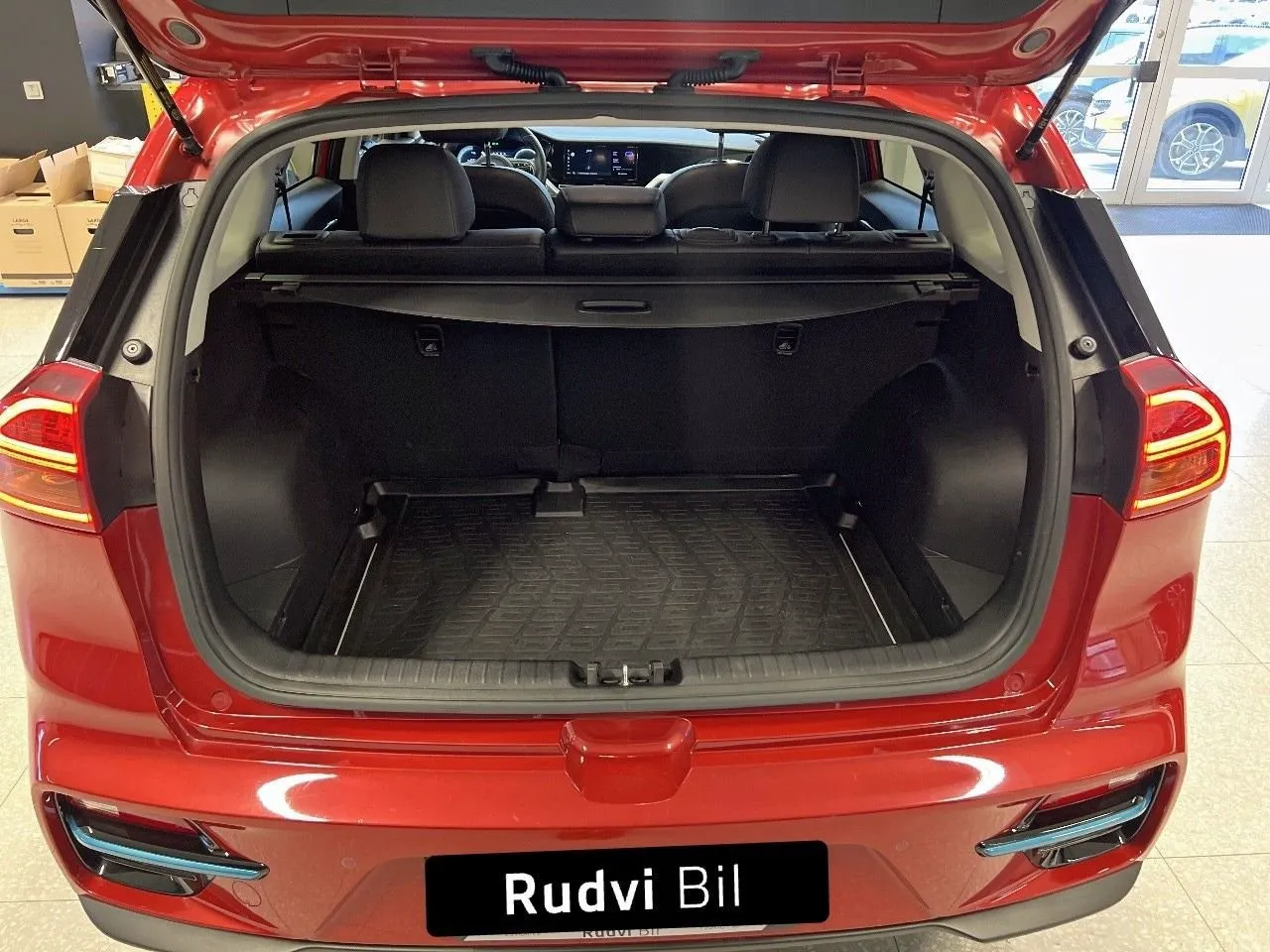 Vehicle image 13