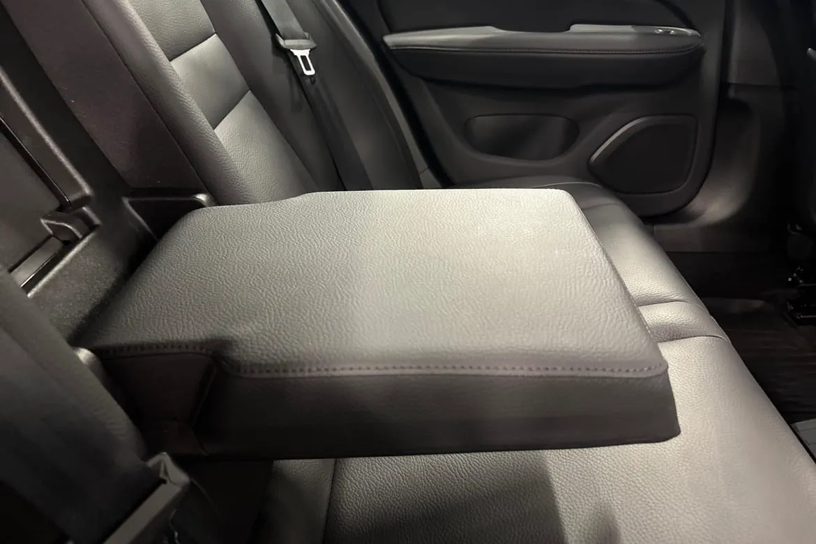 Vehicle image 18