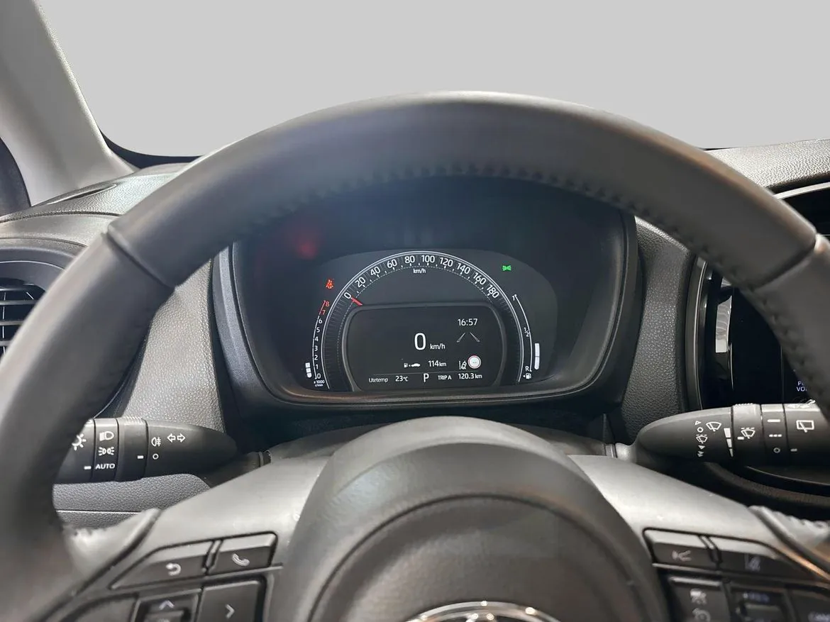 Vehicle image 14