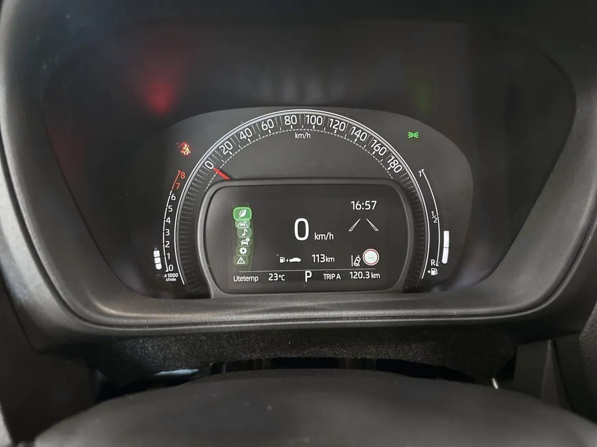 Vehicle image 16