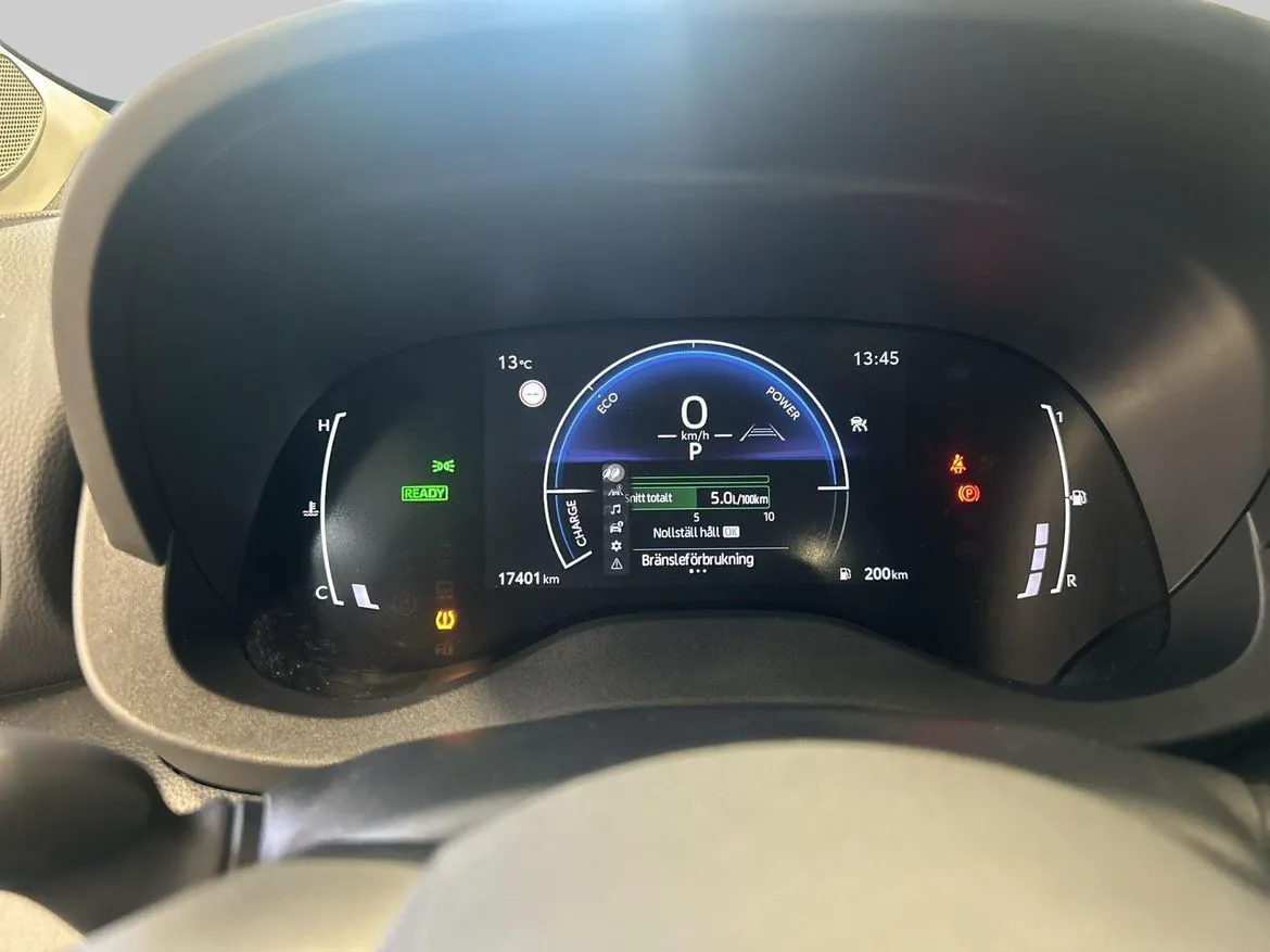 Vehicle image 13
