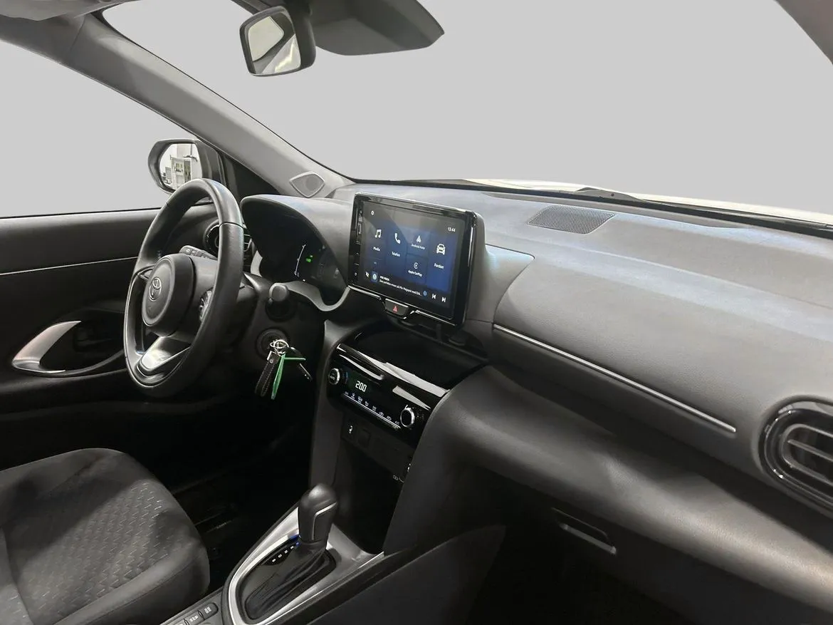 Vehicle image 8