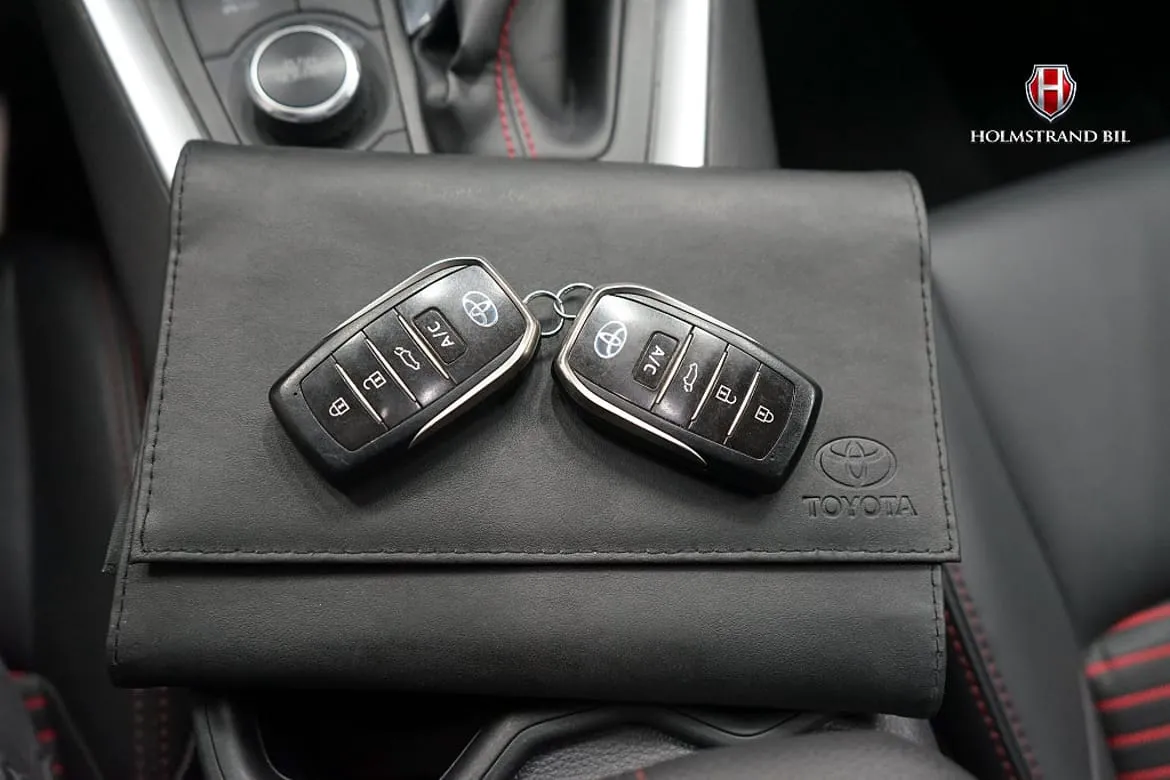 Vehicle image 24