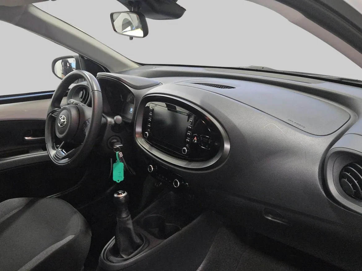 Vehicle image 8