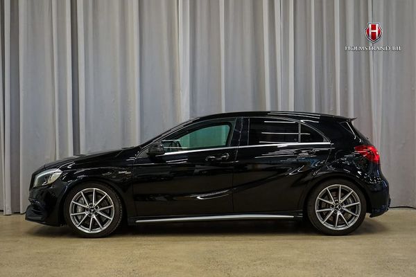 Mercedes A45 AMG 4MATIC 381hk Facelift Designo-bälten Kamera 18" - 2017