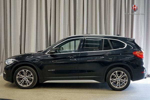 BMW X1 xDrive20d xLine Pano Drag Sportstolar Keyless Metallic - 2018