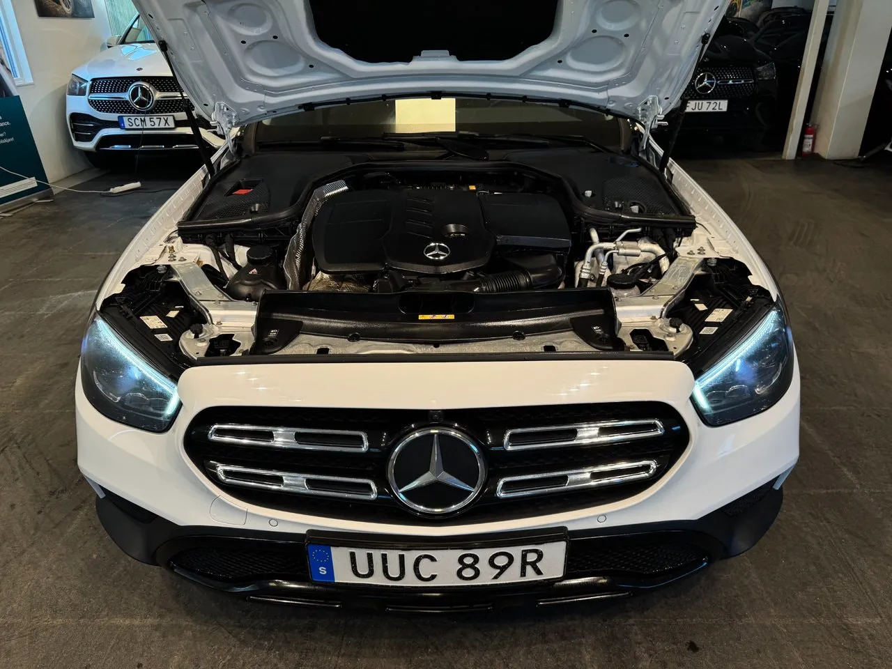 Vehicle image 21