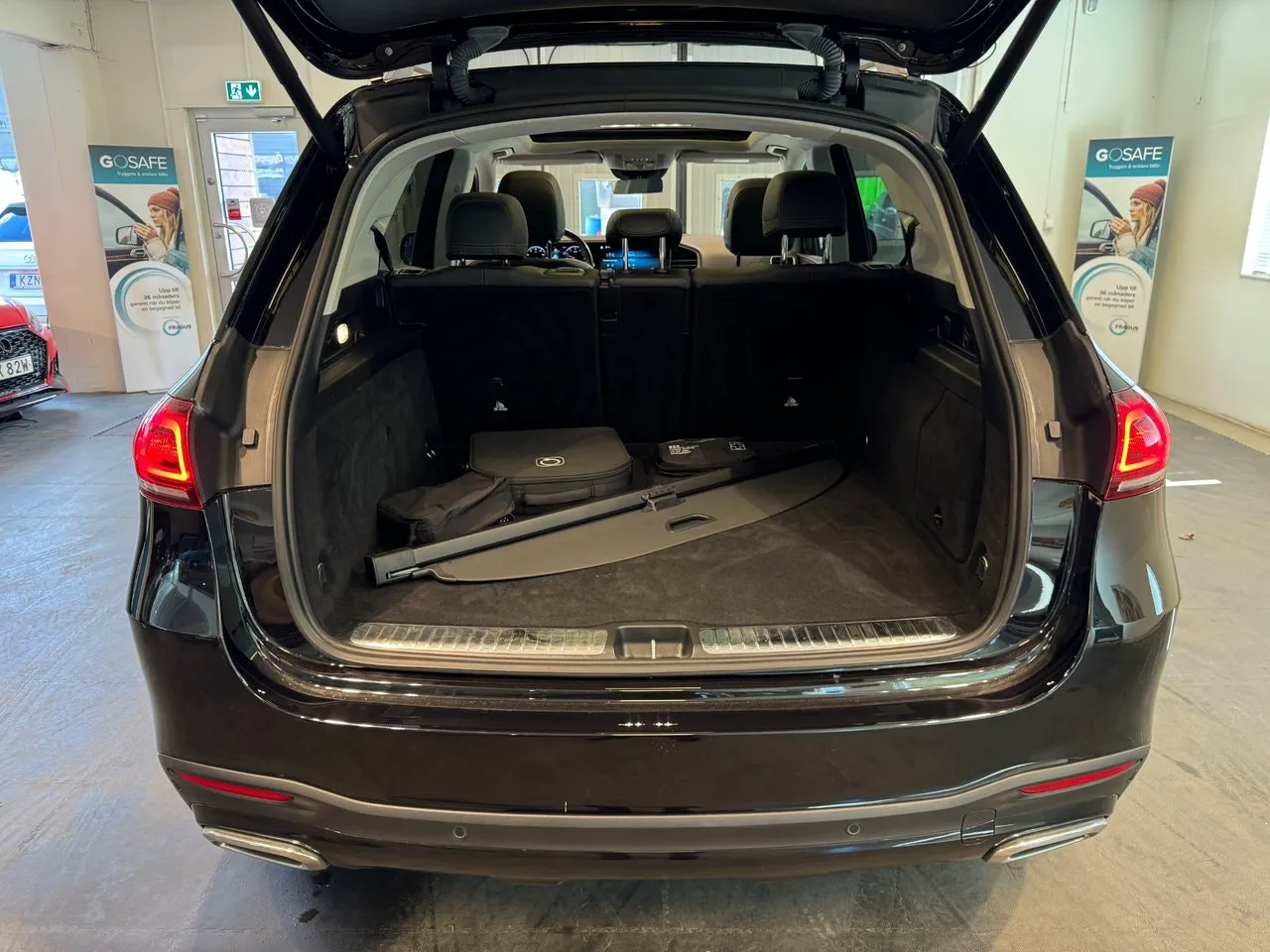 Vehicle image 33