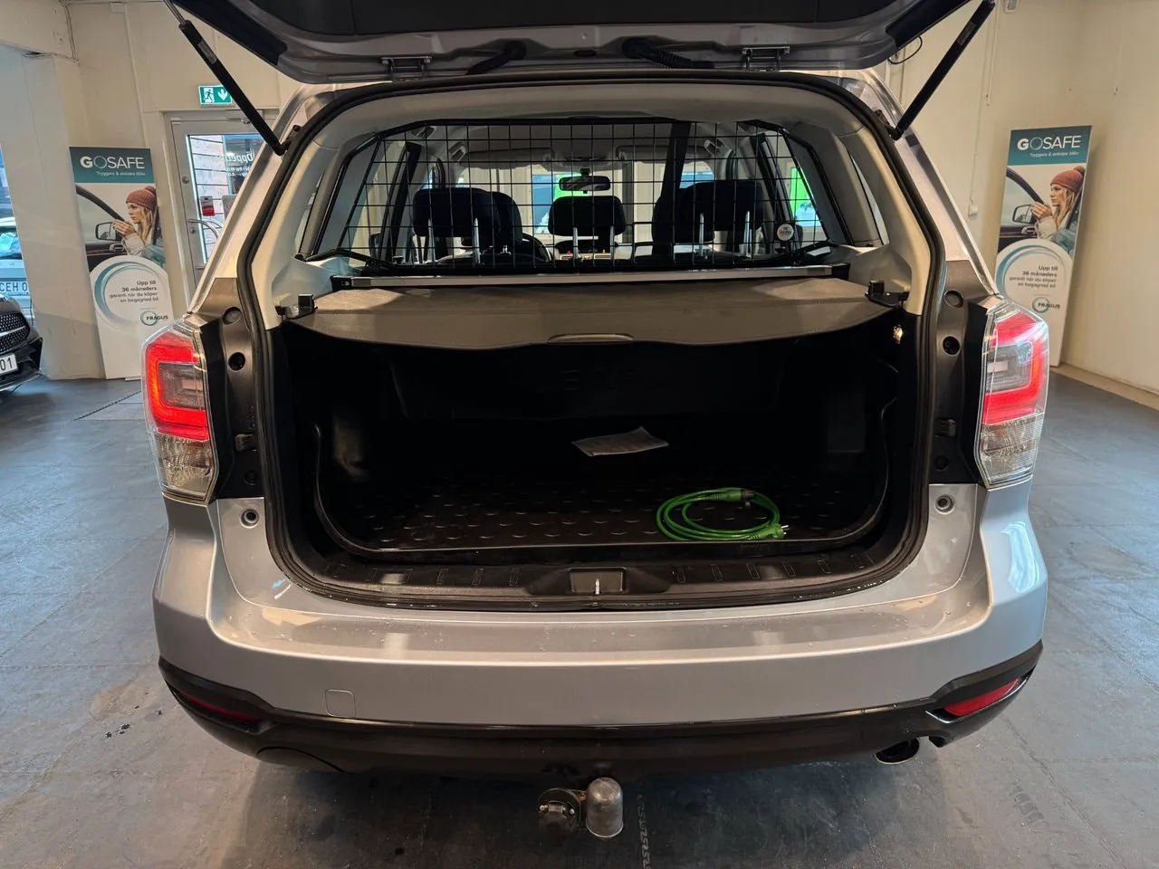 Vehicle image 18