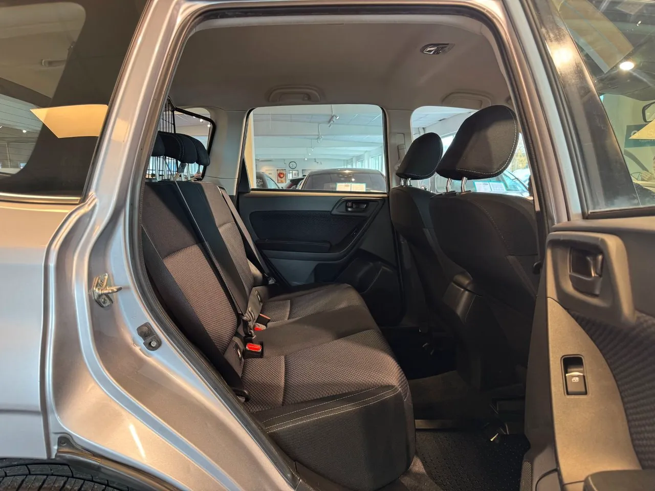 Vehicle image 16