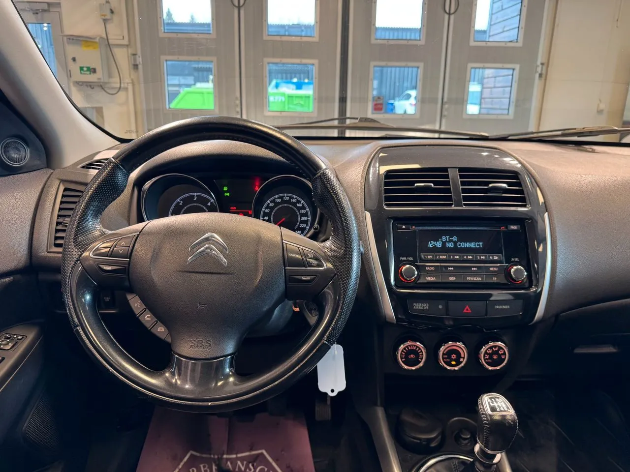 Vehicle image 7