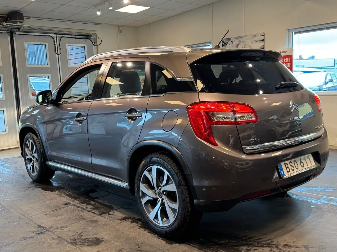 Vehicle image 2