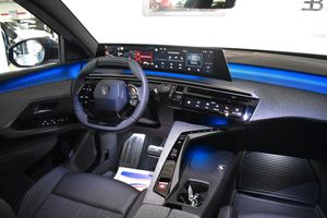 Peugeot e-3008 bild 11