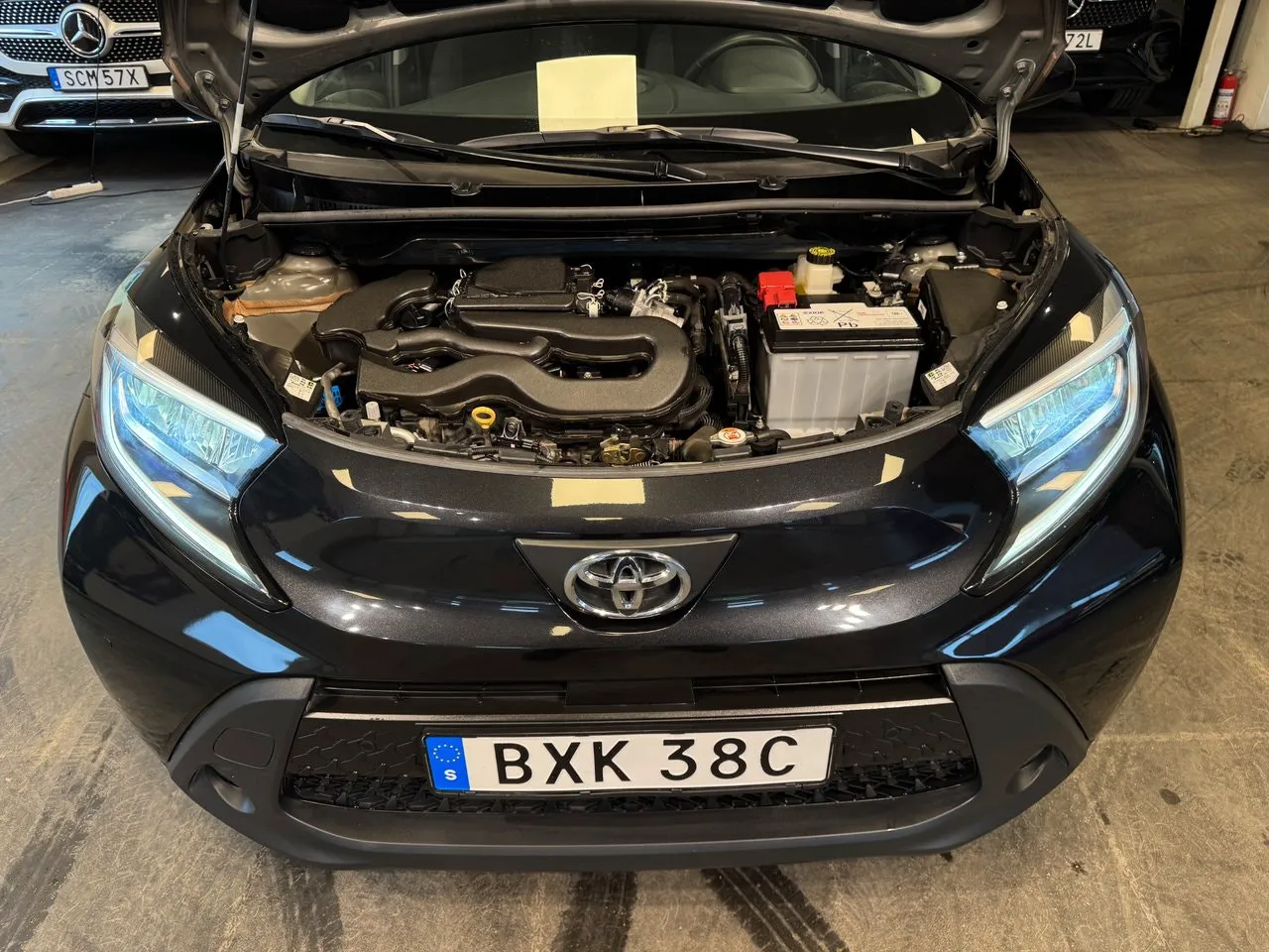 Vehicle image 20