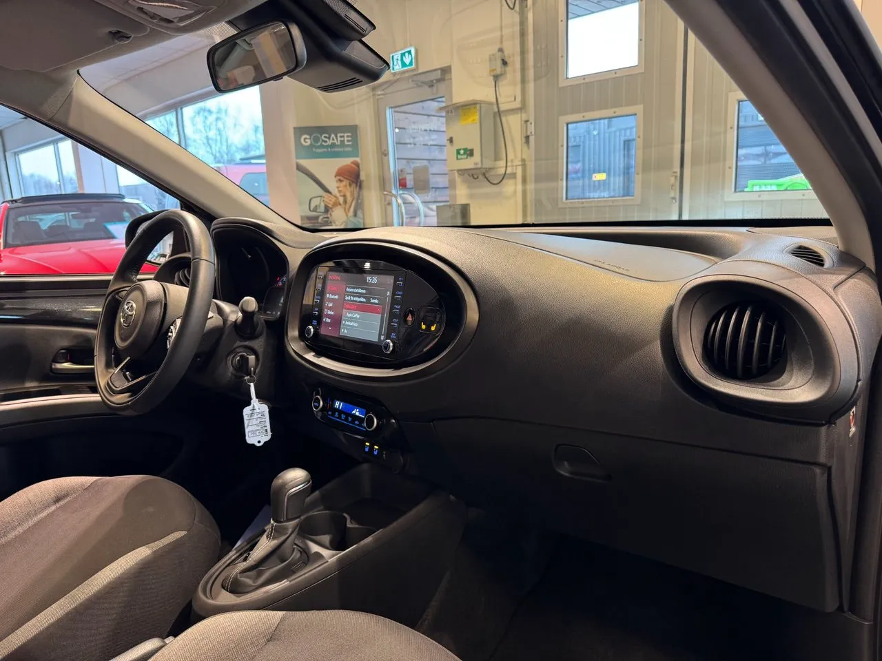 Vehicle image 8