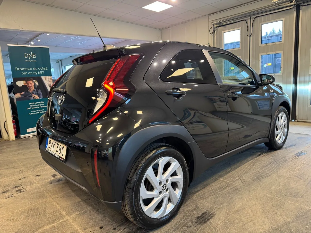 Vehicle image 3