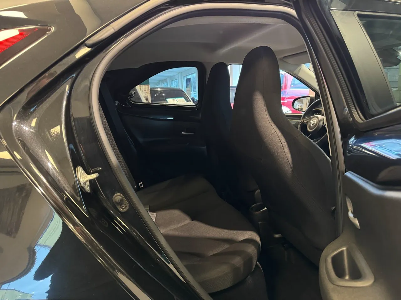 Vehicle image 17