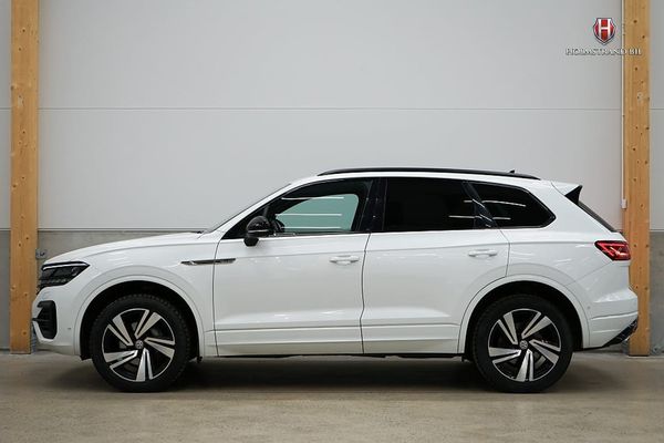Volkswagen Touareg 3.0 V6 TDI 4M Black R-line Executive Drag Luftfj Dvärm - 2019