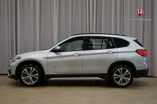 BMW X1 xDrive20d 190hk Sport line Pano Drag Kamera Rattvärme - 2016