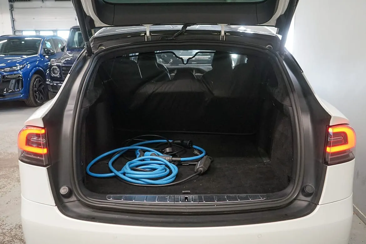 Vehicle image 18