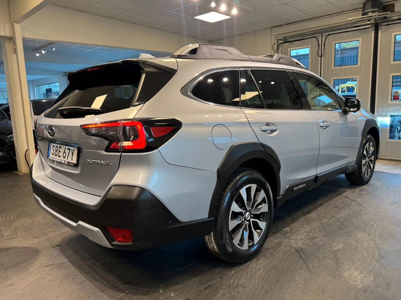 Vehicle image 3