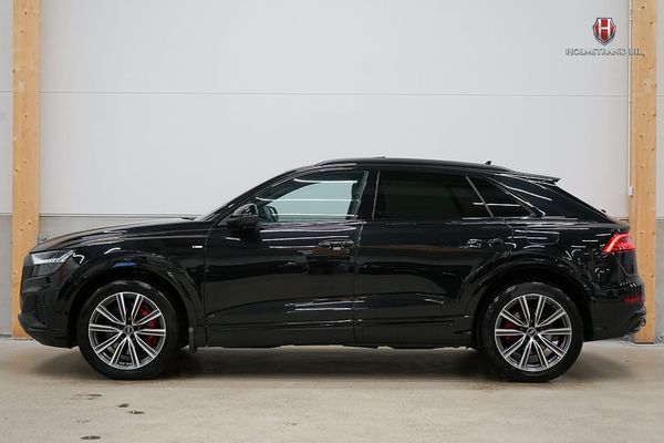 Audi Q8 60 TFSI e quattro 462hk S-line Pano Drag Kamera Rattvär - 2022