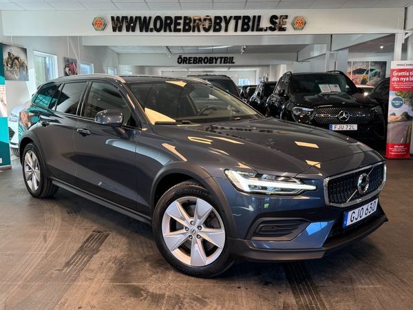 Volvo V60 Cross Country B4 AWD Mildhybrid Drag Gps VOC B-kamera Momentum 197hk - 2022