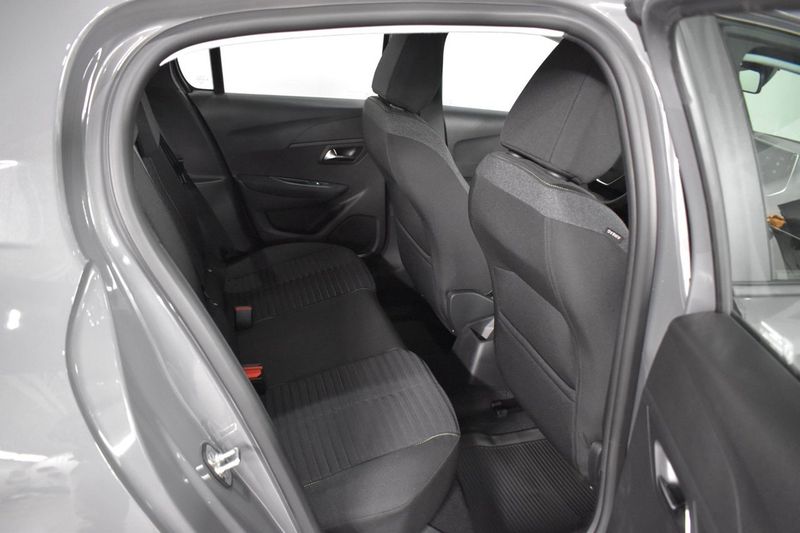 Peugeot 208 bild 12