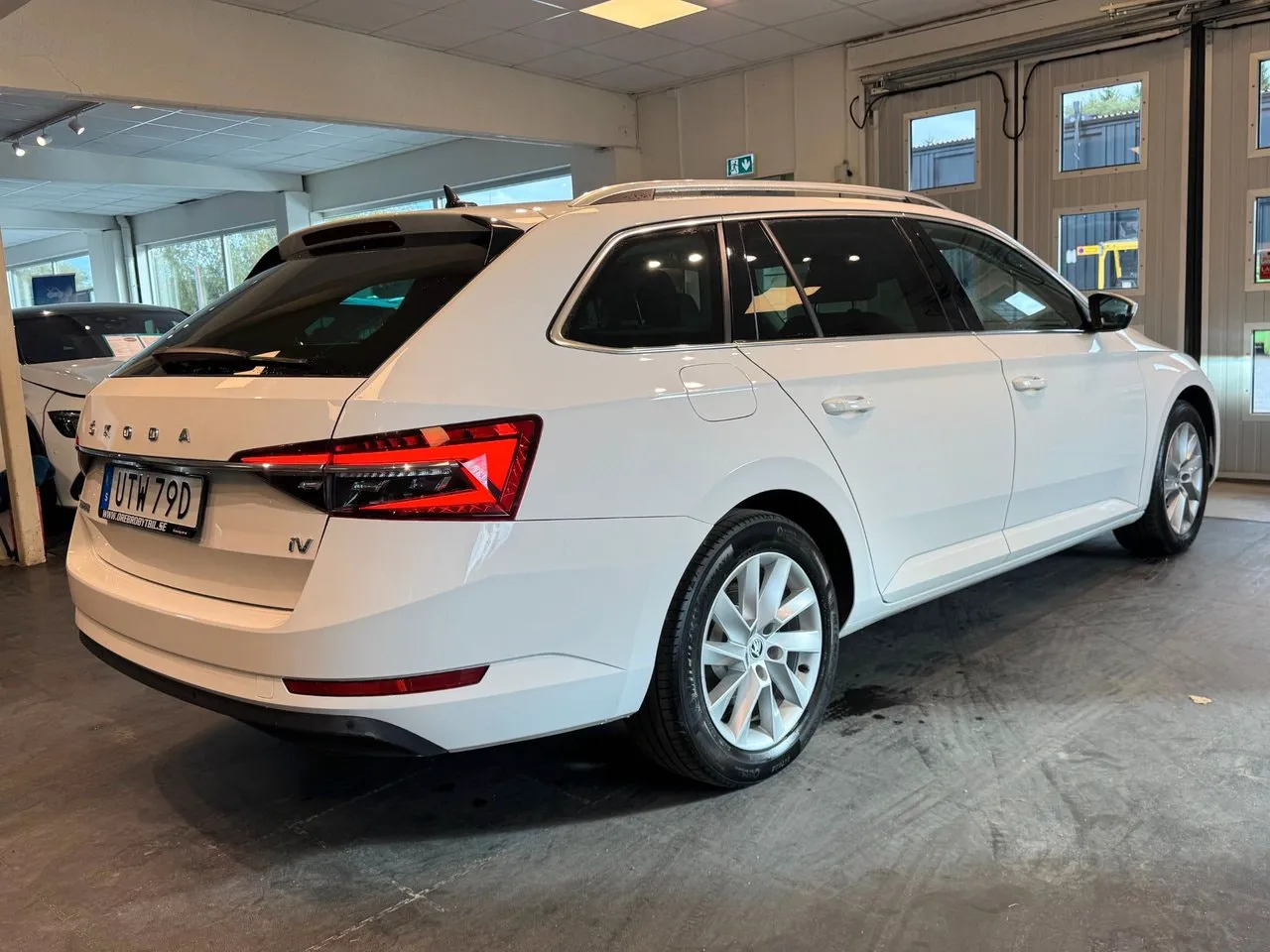 Vehicle image 3