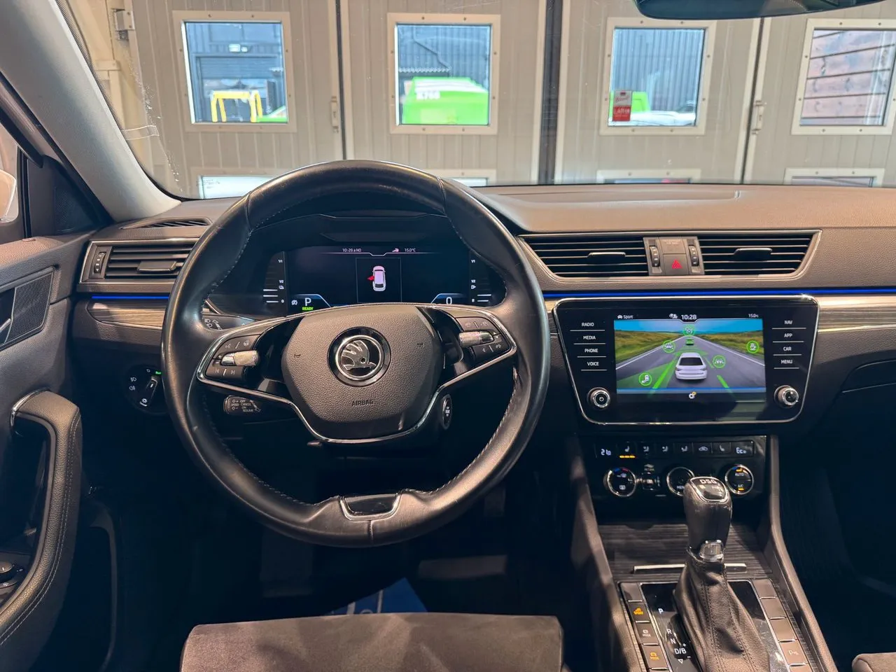 Vehicle image 7