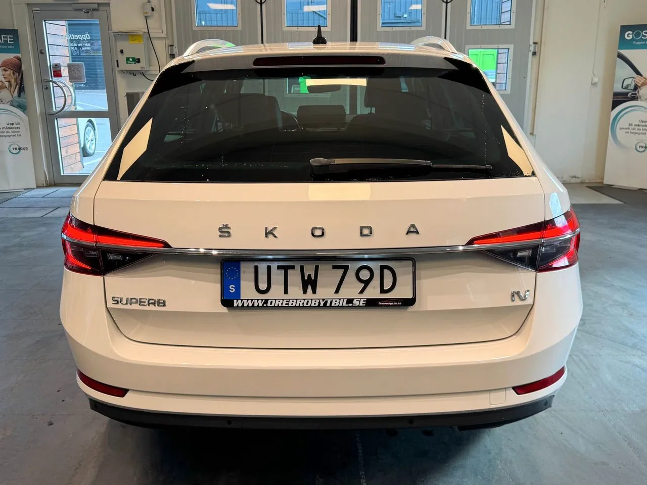 Vehicle image 25