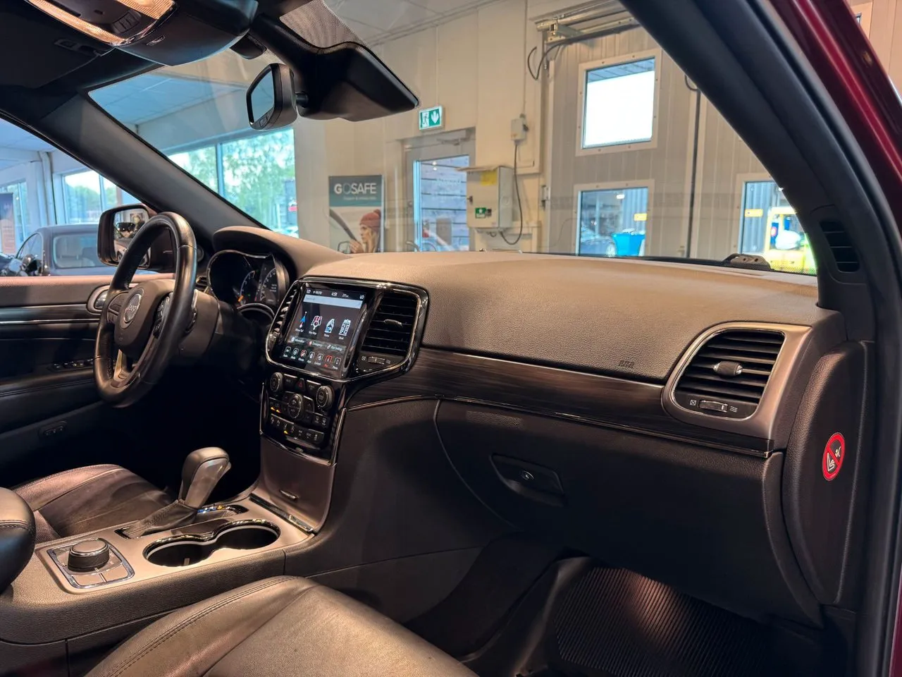 Vehicle image 8