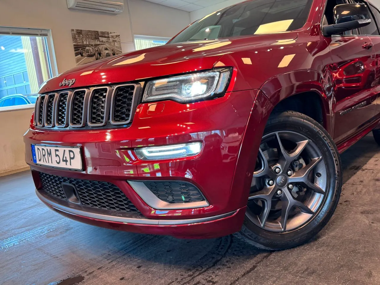 Vehicle image 5