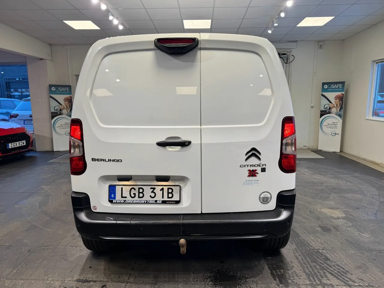 Vehicle image 25