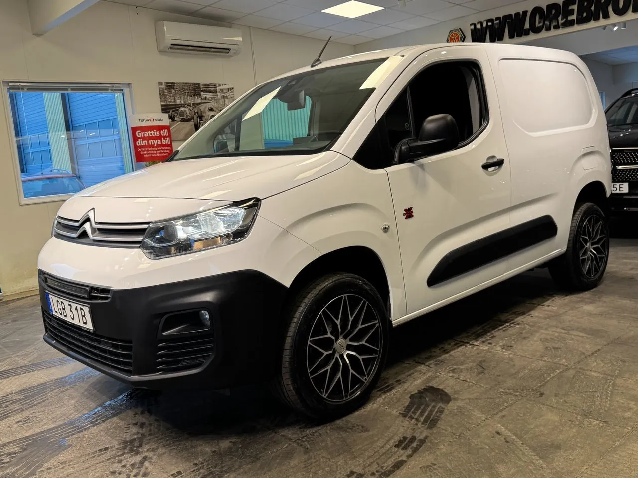 Vehicle image 1