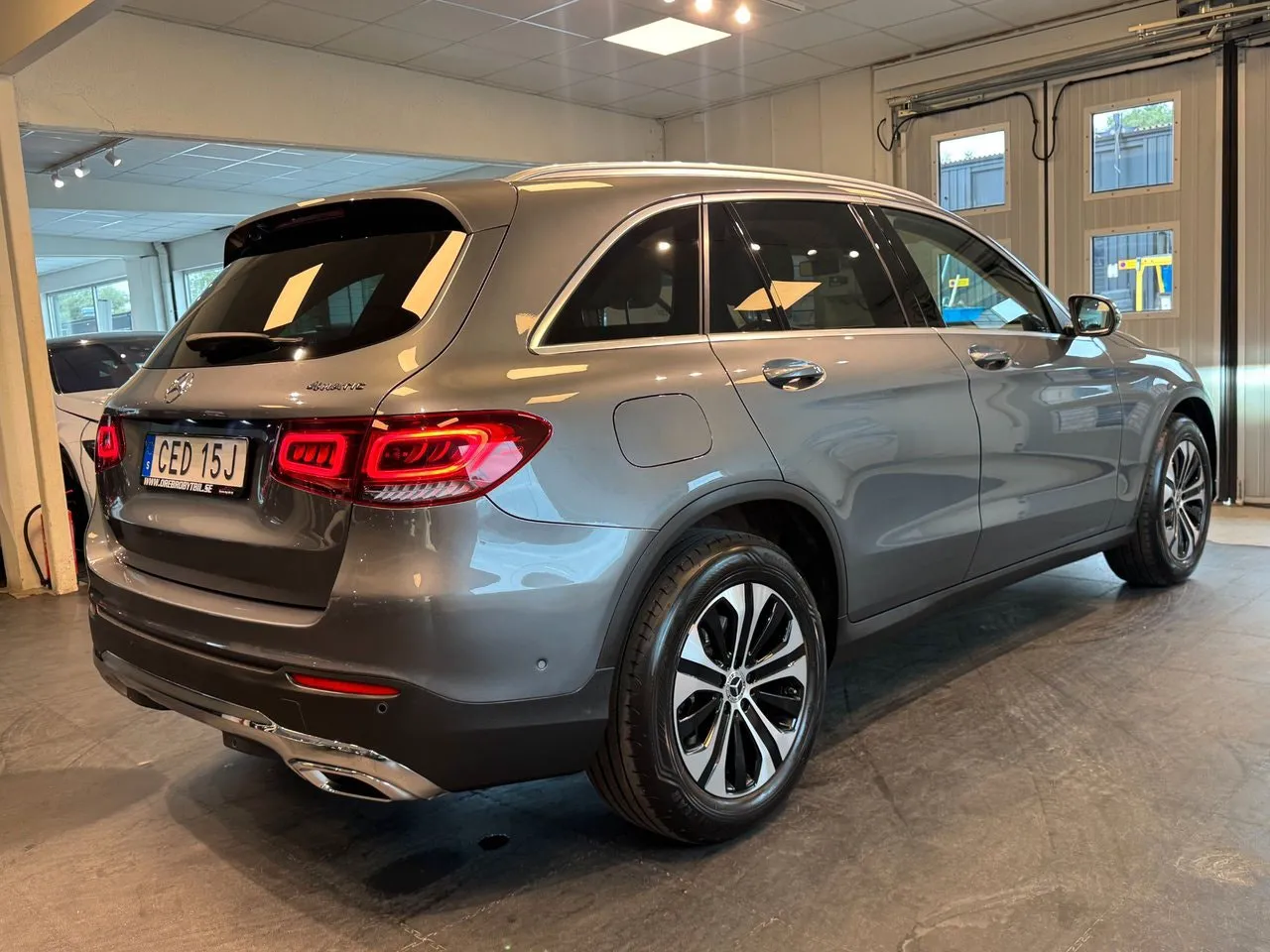 Vehicle image 3